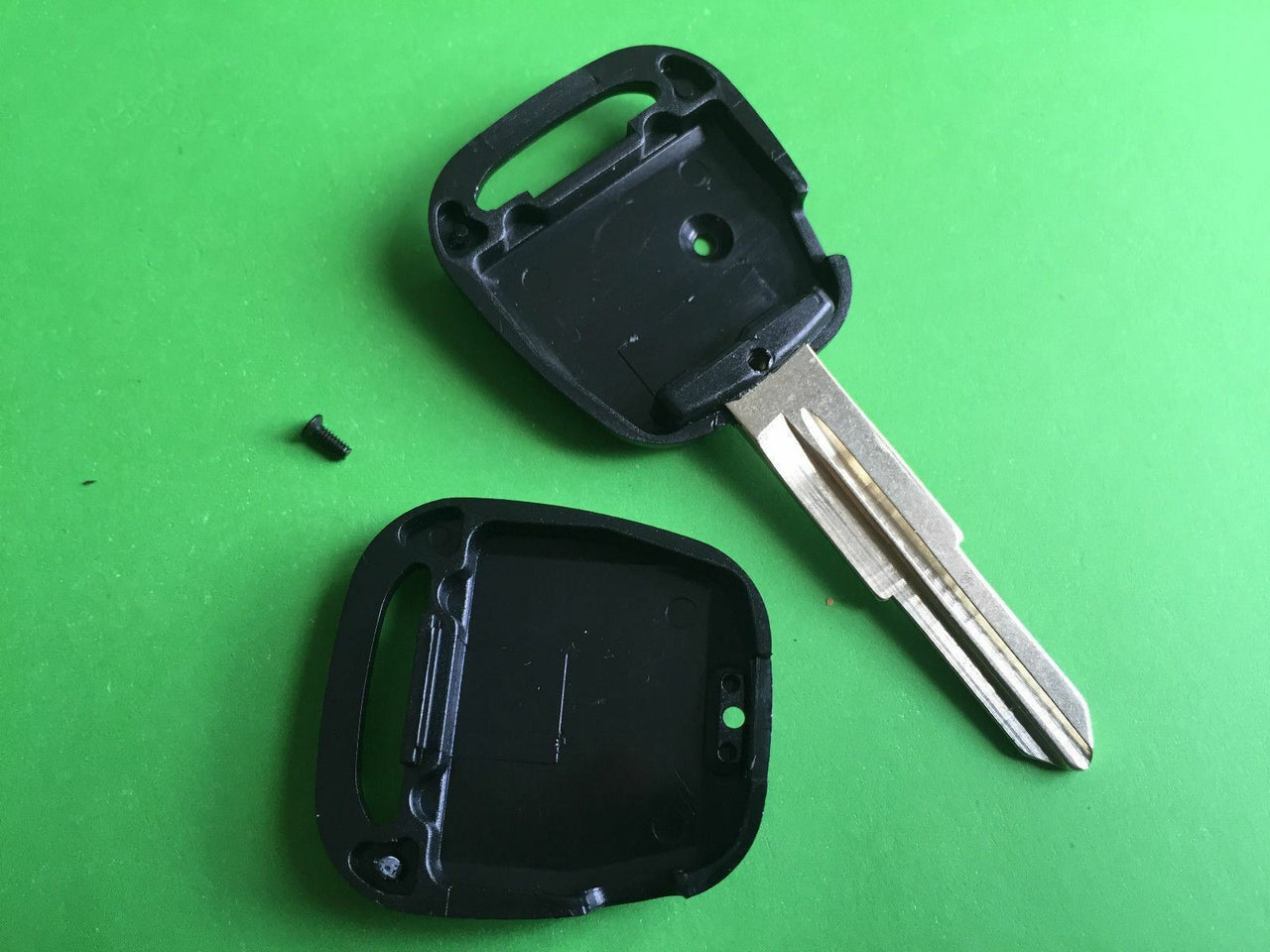 Fits Toyota 1 Side Button TOY41 Right Side 10-8mm Key Blade